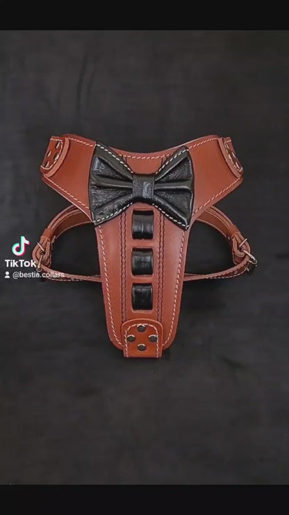 Bestia ''Bowtie'' leather harness
